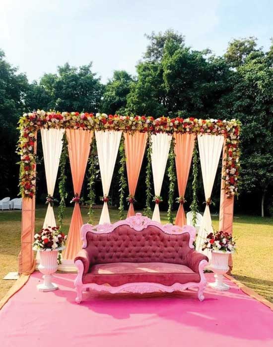 DK Tent House